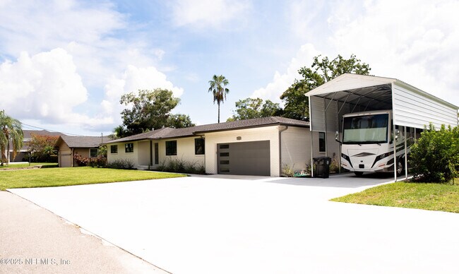 Foto del edificio - 3165 Creighton Forest Dr