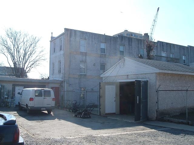 Building Photo - 1137-1139 Madison St