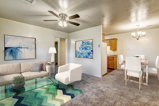 Building Photo - Oak Place