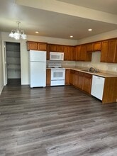 Building Photo - 12313 Highland Dr