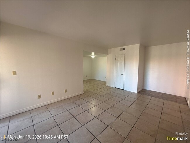 Building Photo - 4450 Sandy River Dr