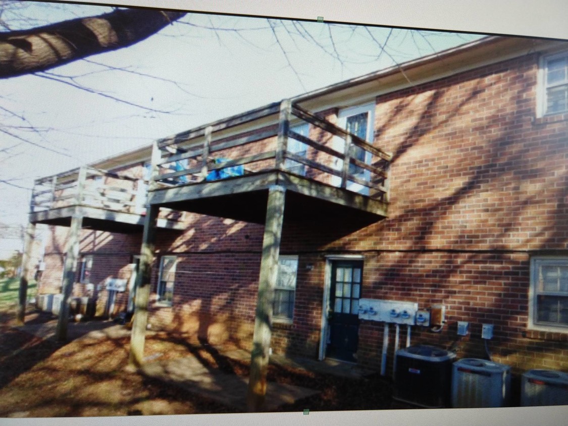 Building Photo - 73 Blue Dr