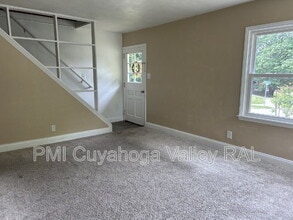 Building Photo - 2364 Suncrest Dr