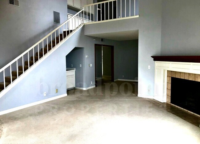 Building Photo - 10326 Oak Ranch Ln