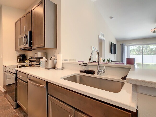 Foto del edificio - Beautiful 3 Bedroom 2 bath Home in desirab...