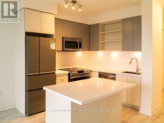 Photo du bâtiment - 4699 Glen Erin Dr