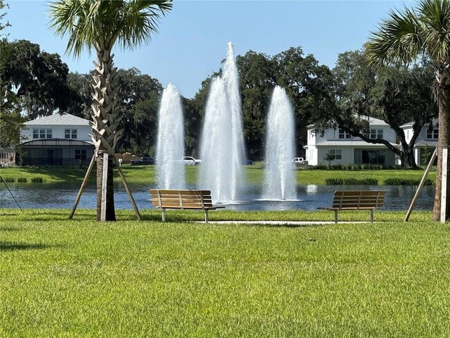 Foto del edificio - 16645 Lone Oak Cir