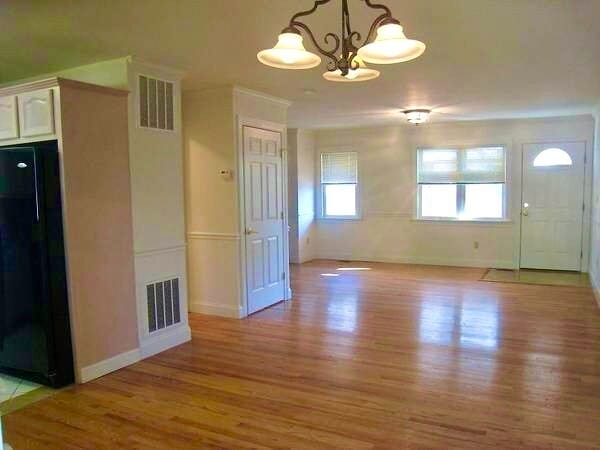 Rye Townhouse- 3 Bedroom 2.5 Baths $5985 Near Train & Town - Rye Townhouse- 3 Bedroom  2.5 Baths $5985 Near Train & Town