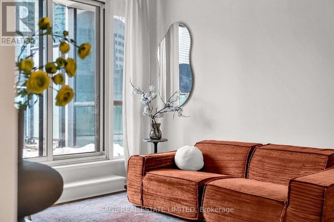 Building Photo - 18 Harbour St