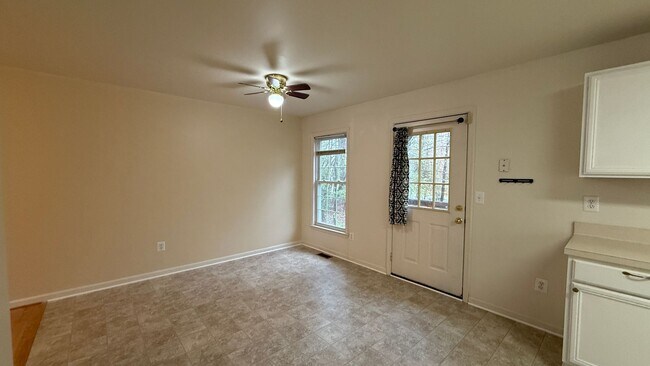 Foto del edificio - 3 Bedroom Rambler in Spotslvania