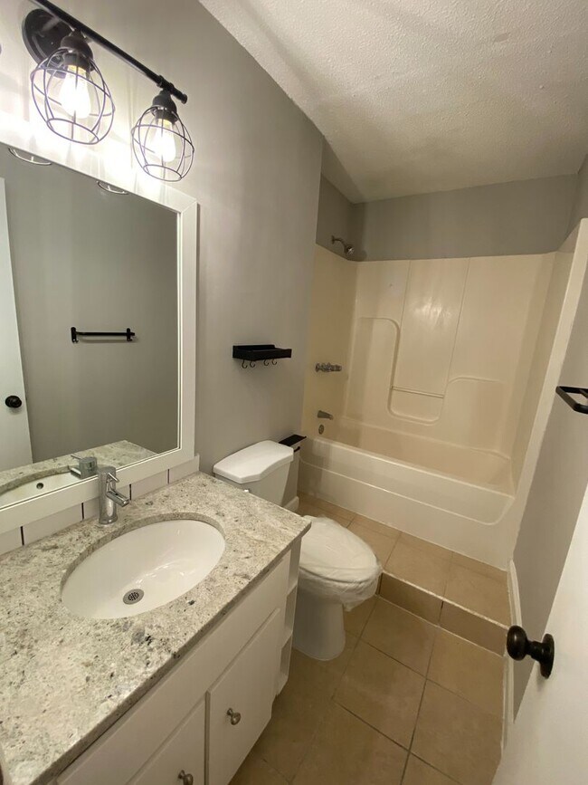 Foto del edificio - FOR RENT