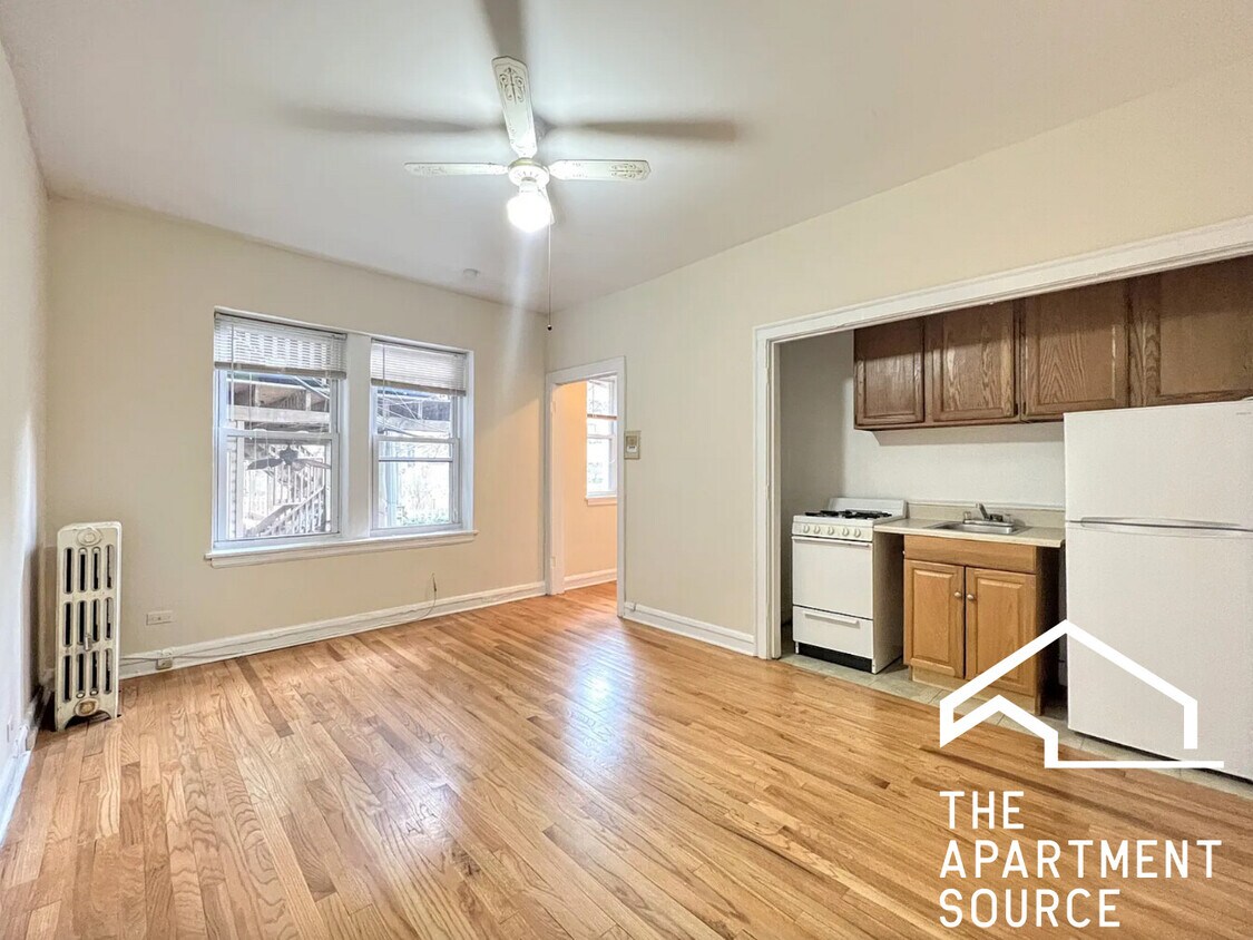 Foto principal - 2825 N Burling St
