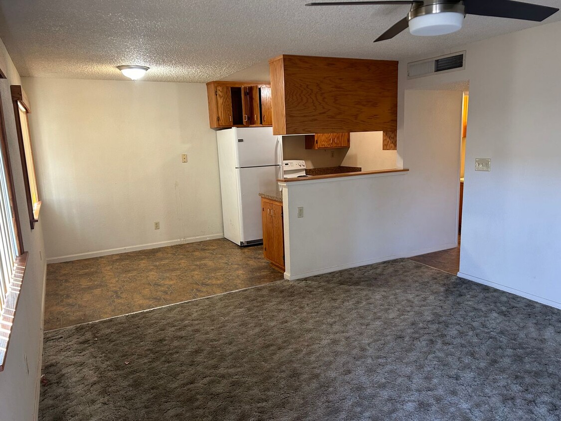 Foto principal - 2516 Standiford Ave