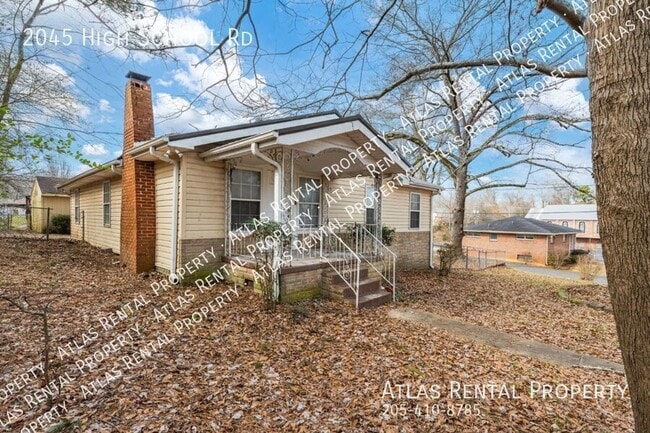 Foto del edificio - 2045 High School Rd