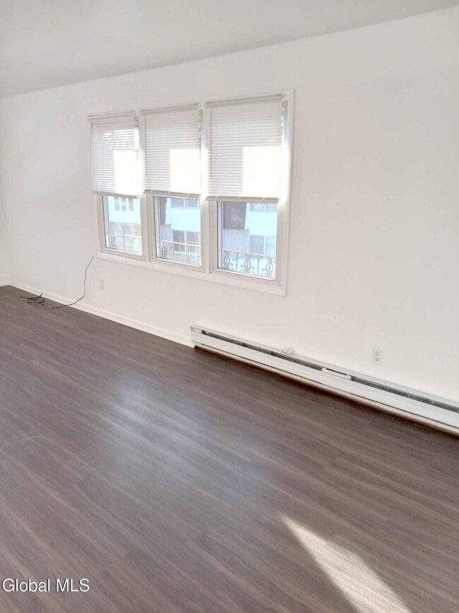 Foto del edificio - 470 Summer St