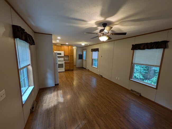 Foto del edificio - 204 Pine Grove Dr