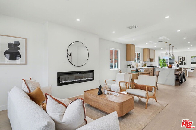 Foto del edificio - 2831 Overland Ave