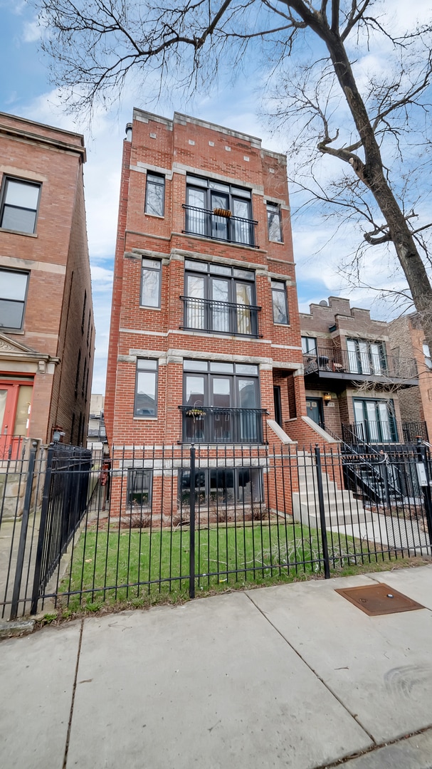 Building Photo - 2417 W Fillmore St