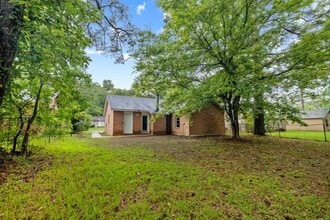 Building Photo - 426 Brookview Dr