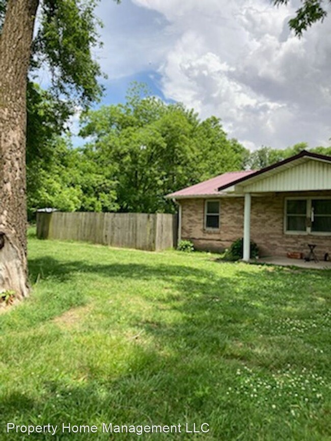 Building Photo - 3 br, 2 bath House - 302 N. Main St.