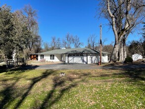 Building Photo - 49175 Ravens Roost Ln