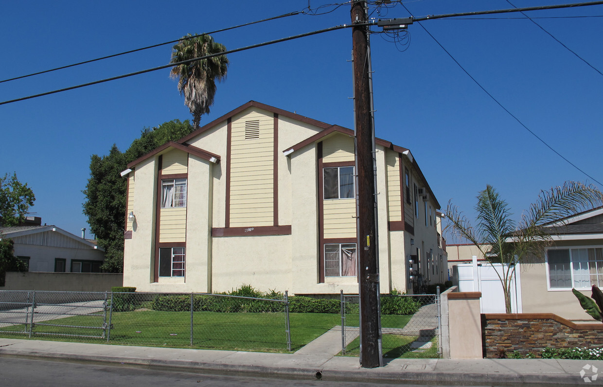 Building Photo - 21809 Verne Ave