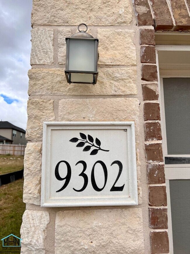 Foto del edificio - Beautiful 2-story 4 bed/2.5 bath home with...