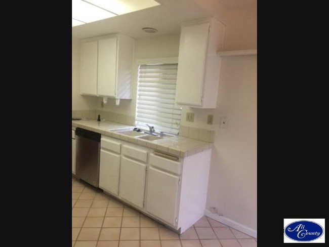 Building Photo - 27650 Calle Ladera