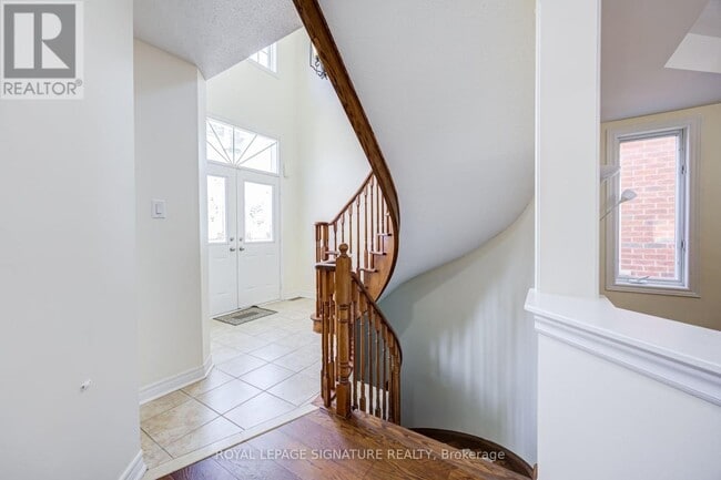 Building Photo - 44 Selby Dr