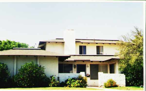 Building Photo - 403 W Rosewood Ave