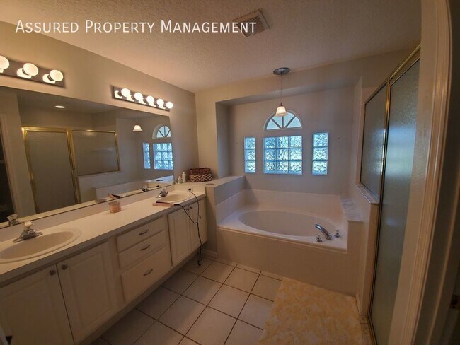 Building Photo - 51 Forest Eagle Ct