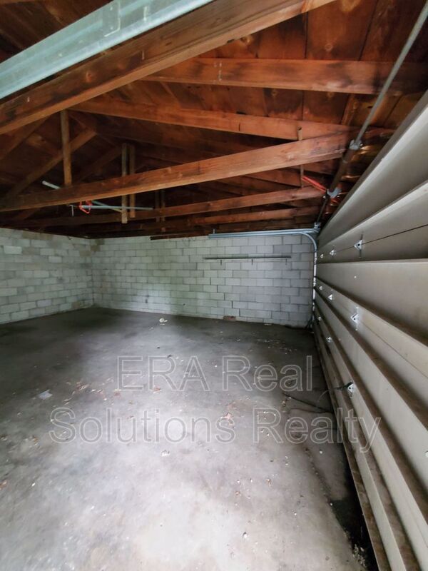 Building Photo - 2712 Fern Ave