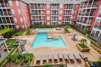 Building Photo - 2400 McCue Rd