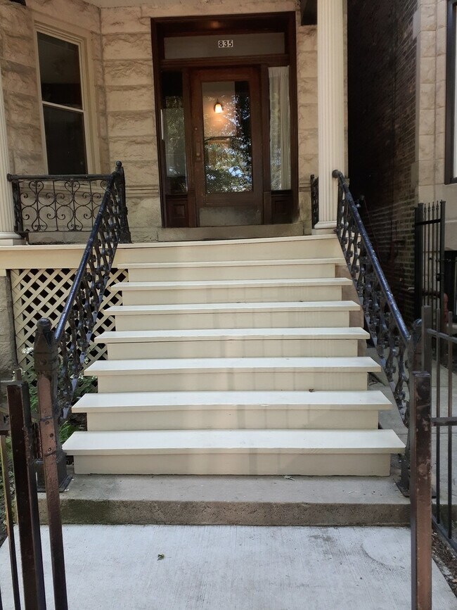 Foto del edificio - 835 W Dakin St