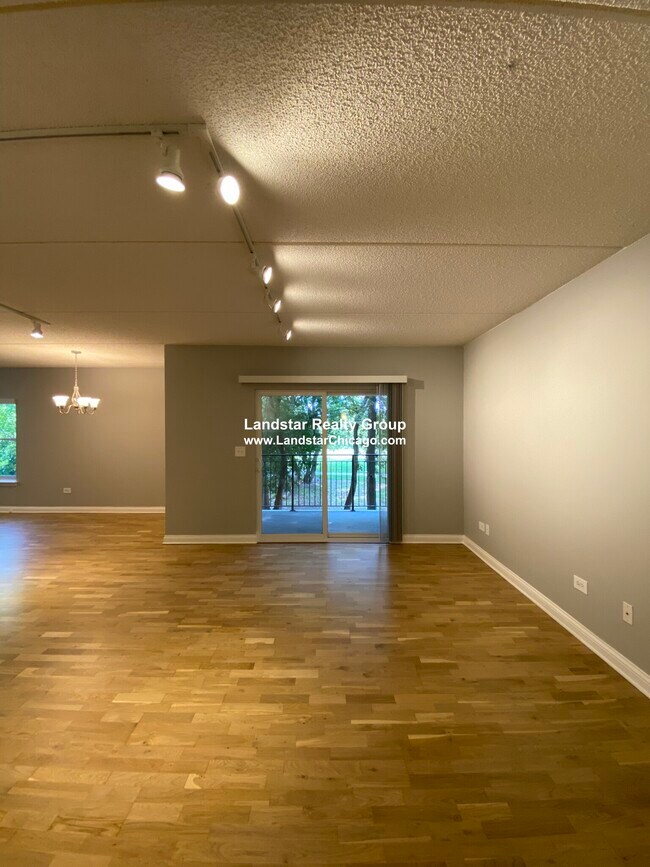 Foto del edificio - 3420 N Old Arlington Heights Rd