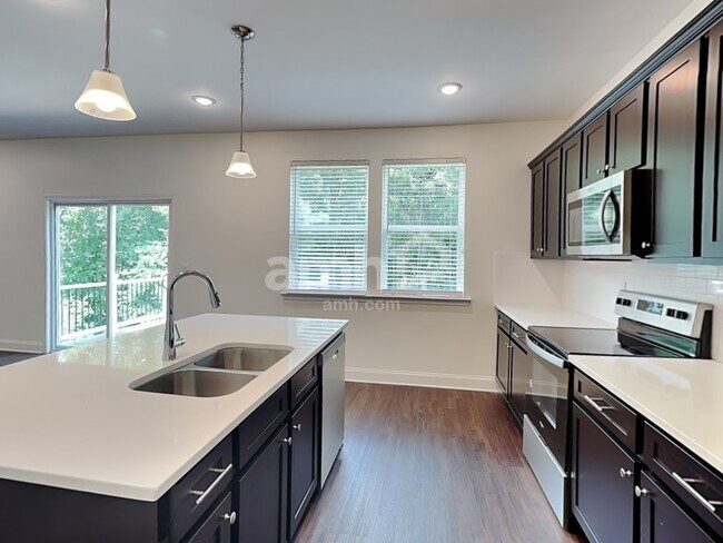 Foto del edificio - 3791 Blackshear Pl