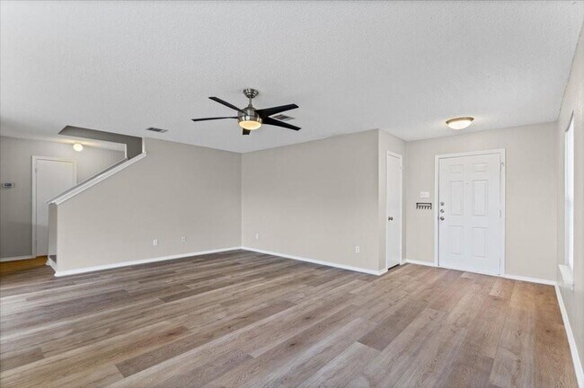 Foto del edificio - 2423 Byfield Dr
