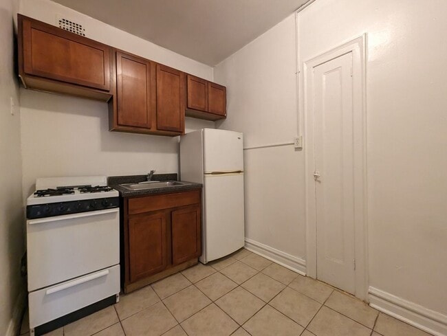 Foto del edificio - 4829 N Damen Ave
