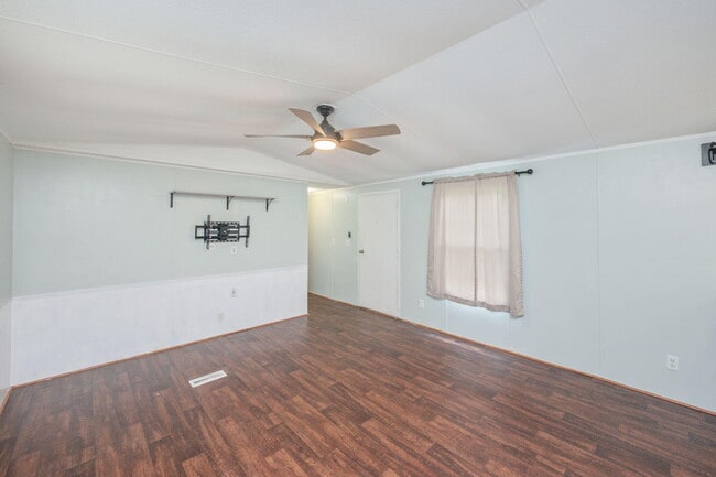 Building Photo - 2725 FL-83
