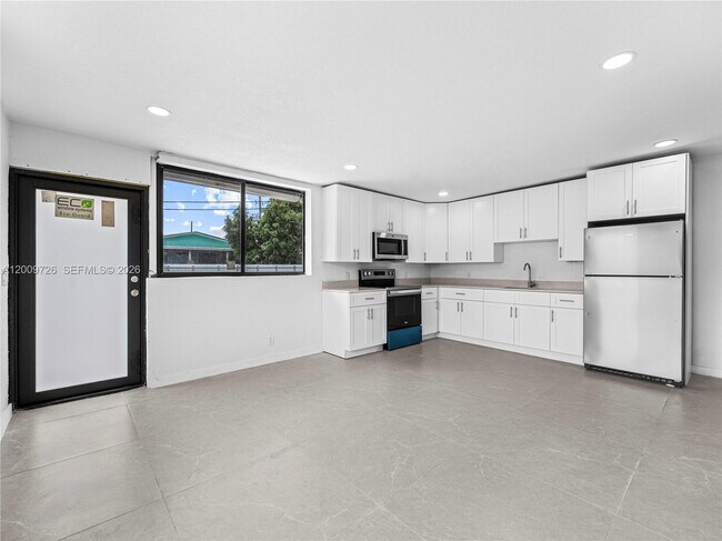 Foto del edificio - 1370 W 29th St