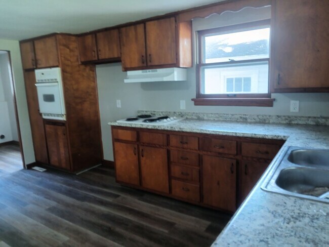Building Photo - Available now! 2 Bedroom home for rent in ...