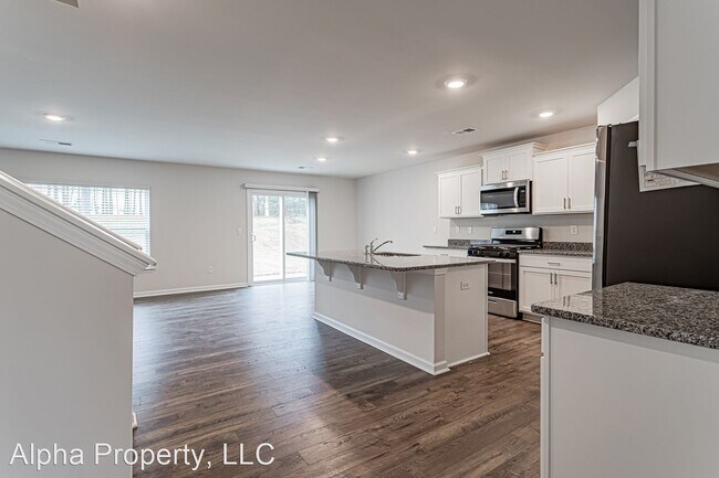 Building Photo - 5 br, 3 bath House - 739 Wolverine Ln