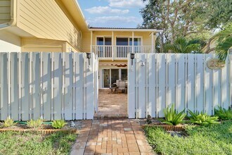 Building Photo - 232 Seabreeze Cir