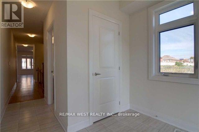 Building Photo - 118 Emily Anna St