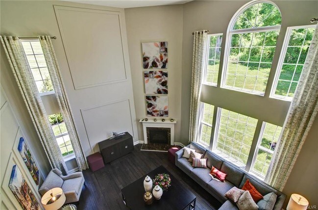 Foto del edificio - 5670 Saucon Ridge Rd