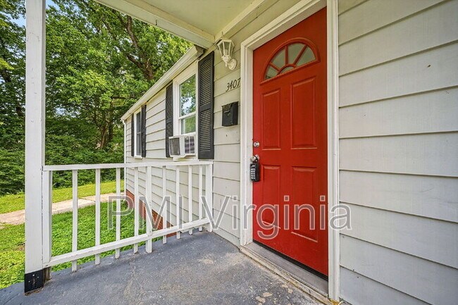 Building Photo - 3407 Essex Cir