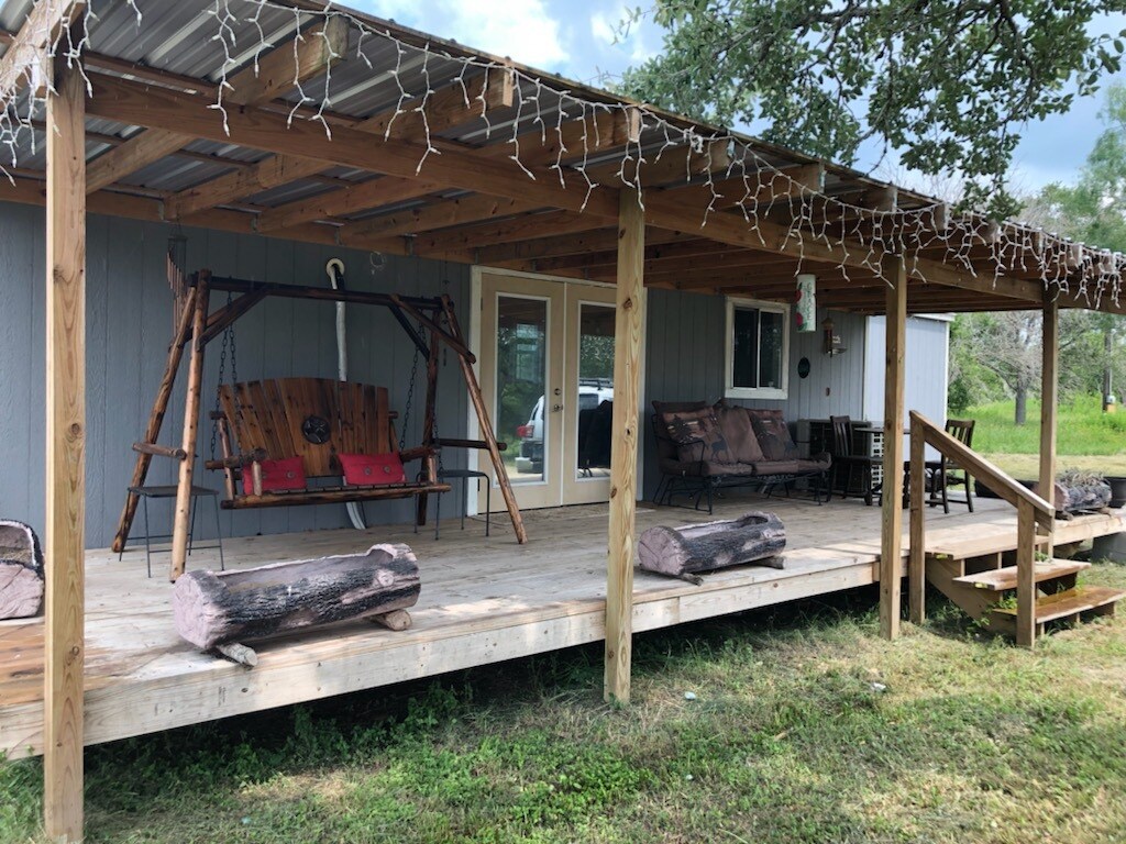 Hermosos atardeceres en el porche trasero - 1001 Robertson