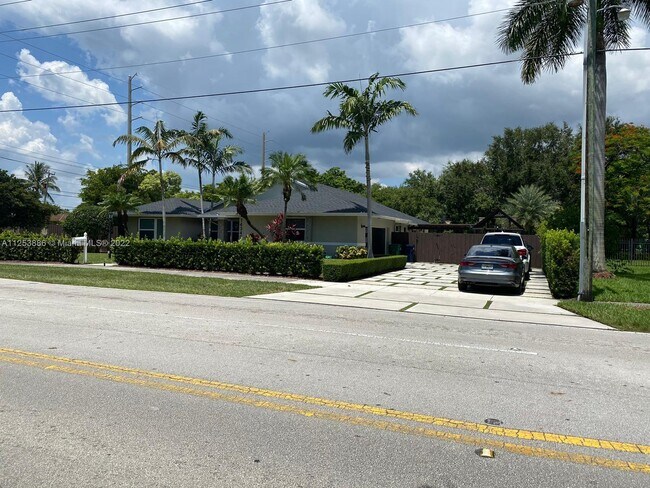 Building Photo - 14340 SW 82nd Ave