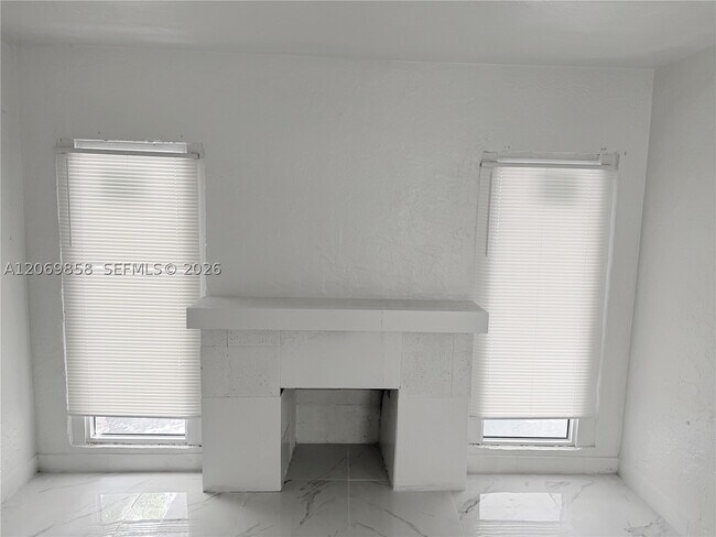 Foto del edificio - 1138 NW 37th St
