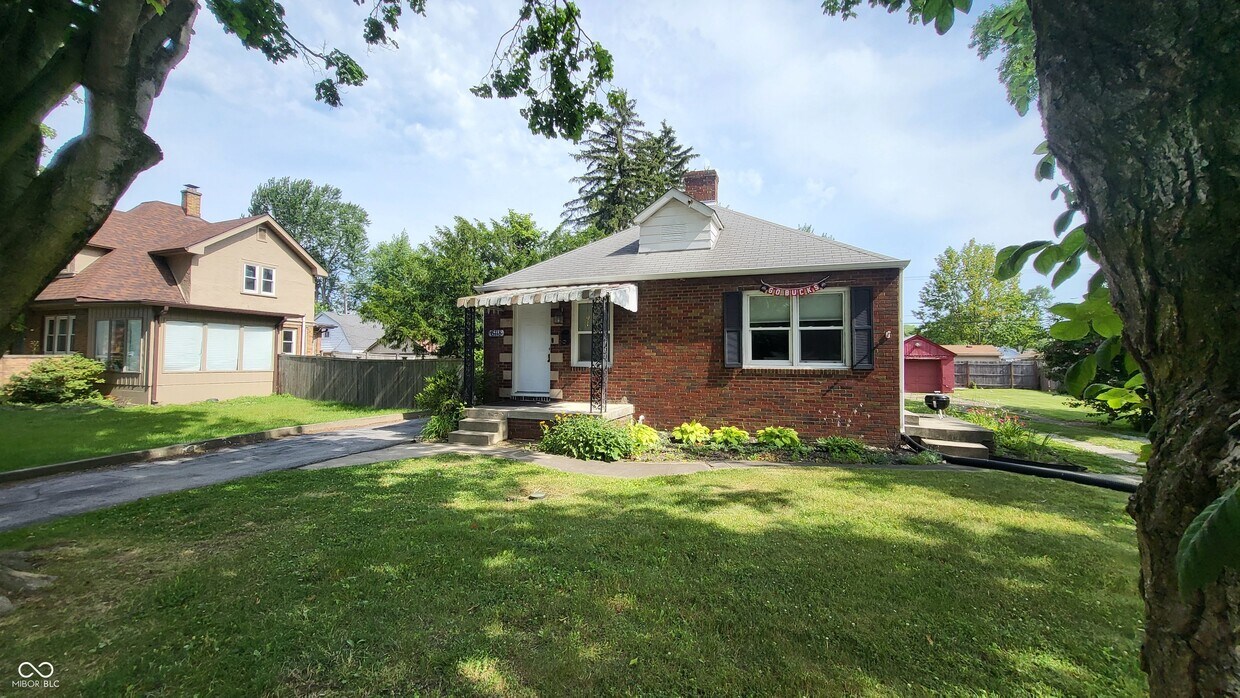 Primary Photo - 6118 E 10th St